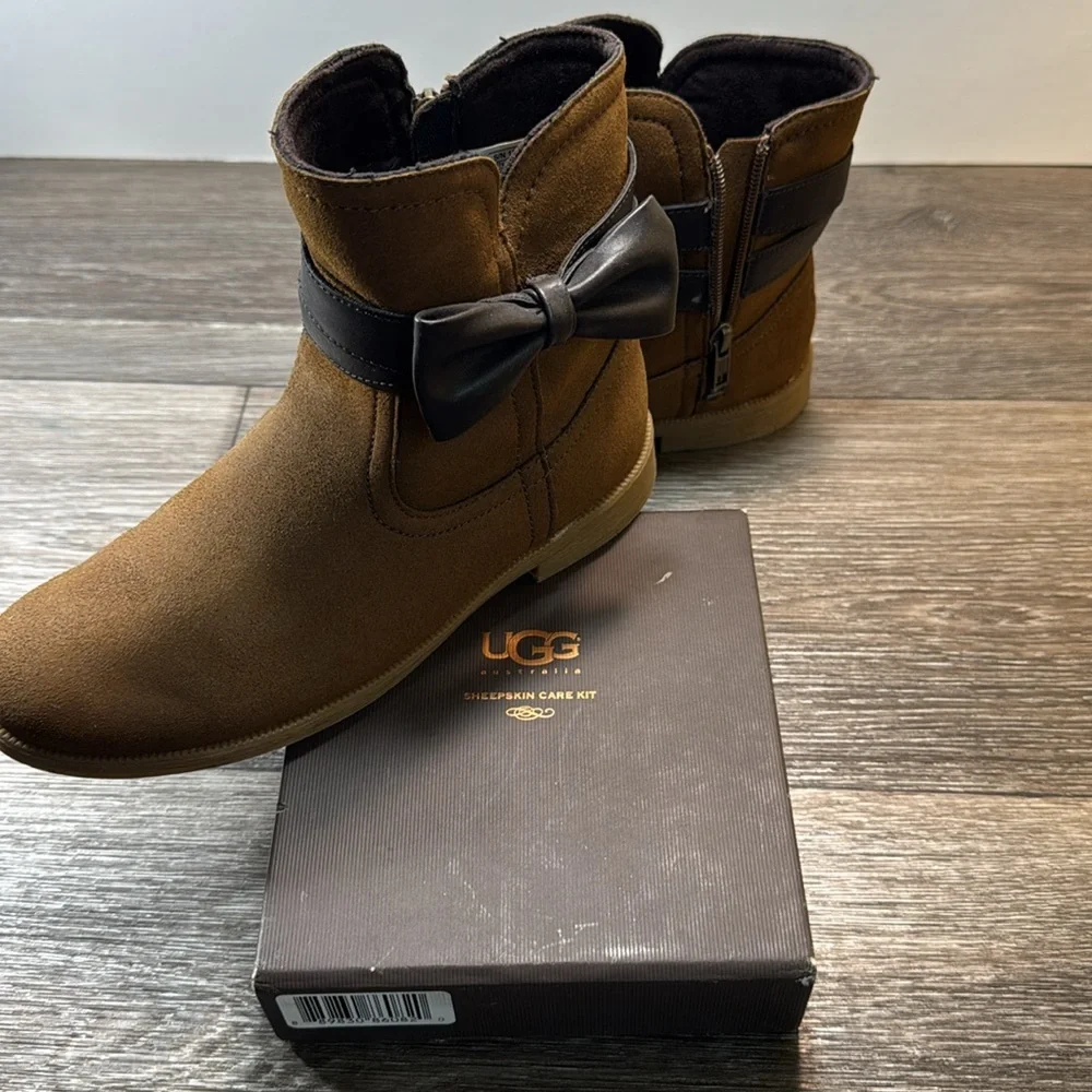 Ugg Brown Ankle Boots with Bow Detail size 36